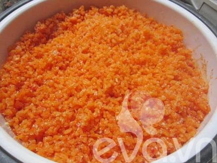 Xôi vò gấc cũng sẽ khiến mâm cỗ ngày Tết thêm phong phú và hấp dẫn. ảnh 5