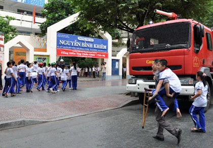 Ứng phó thiên tai vào trường học ảnh 1