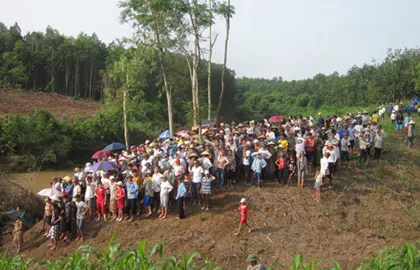 Tìm thấy chiếc xe 7 chỗ bị lũ cuốn ảnh 3