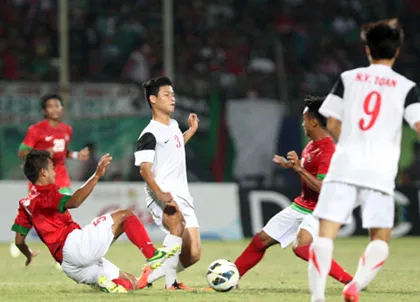 Giải U19 không mời trọng tài dung túng bạo lực ảnh 2 Giải U19 không mời trọng tài dung túng bạo lực ảnh 2