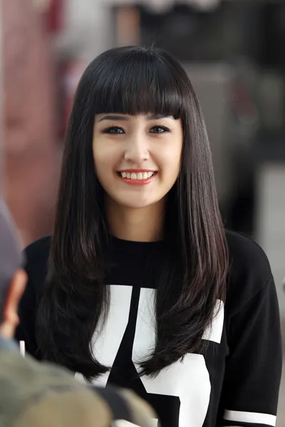 Mai Phương Thúy bất ngờ đổi mái ngố ảnh 5 Mai Phương Thúy bất ngờ đổi mái ngố ảnh 5