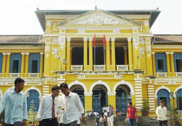 Coi tòa là mục tiêu bảo vệ ảnh 1 Coi tòa là mục tiêu bảo vệ ảnh 1