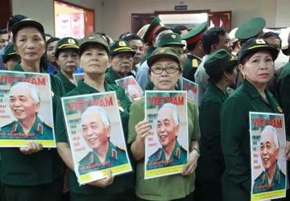 Đội mưa viếng Đại tướng ảnh 4