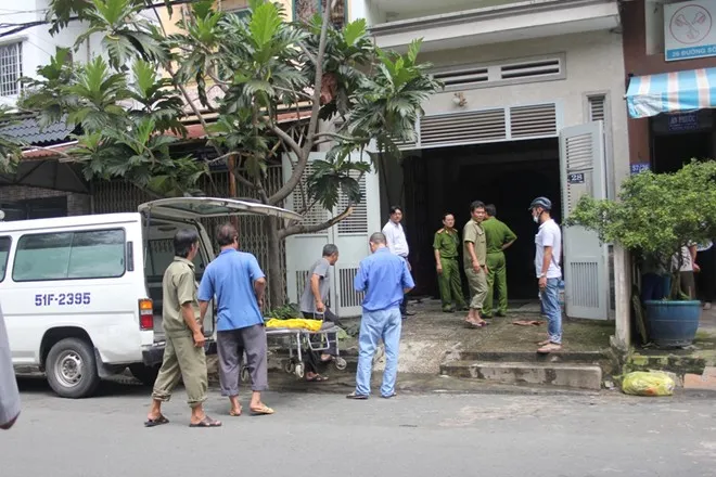 Tạt axít vợ cũ rồi đổ xăng lên người tự thiêu ảnh 1