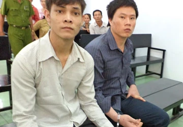 Vụ “đi tè bị quy tội cướp”: Trả hồ sơ để điều tra bổ sung ảnh 1