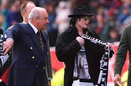 Những ông chủ điên khùng nhất làng bóng đá ảnh 6