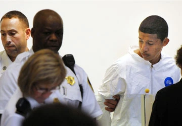 Cảnh sát bắn chết một thiếu niên cầm súng giả ảnh 1