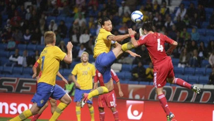 Top 10 cầu thủ đáng ghét nhất thế giới: Suarez, Ibra, Emre, Terry... ảnh 10