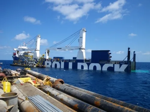 Con tàu chở tàu ngầm Kilo trên đường đến Việt Nam ảnh 9