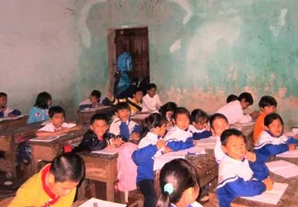 Trường xuống cấp, gần 800 học sinh nơm nớp lo sợ ảnh 3