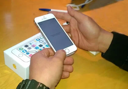 iPhone 5S xách tay giảm giá hàng triệu đồng ảnh 1