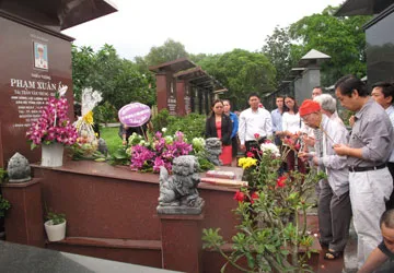 Phạm Xuân Ẩn và “Ngày hôm qua không bao giờ chết” ảnh 2 Phạm Xuân Ẩn và “Ngày hôm qua không bao giờ chết” ảnh 2