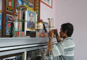 Dè sẻn từng đồng tiền ân nghĩa ảnh 1