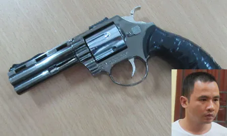 Dùng súng rởm, giả danh Cảnh sát hình sự để cướp tài sản của gái bán dâm ảnh 1