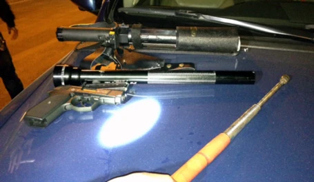 Phát hiện nhiều vũ khí trên xe Lexus biển đẹp ảnh 2