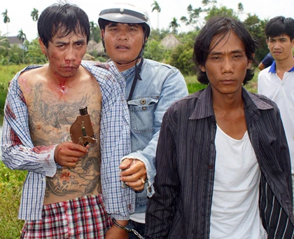 Hải SBC quật ngã tên trộm có súng ảnh 1