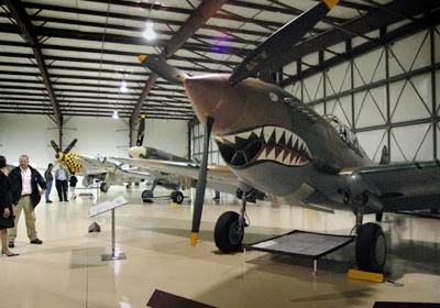 Khi tỷ phú tiêu khiển ảnh 1