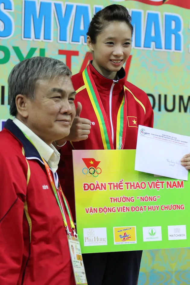 Ngắm 'thiên thần' Wushu Thúy Vi trên bục nhận HCV ảnh 3 Ngắm 'thiên thần' Wushu Thúy Vi trên bục nhận HCV ảnh 3