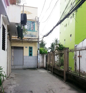 Vây bệnh viện đòi “xử” nghi can ảnh 2 Vây bệnh viện đòi “xử” nghi can ảnh 2