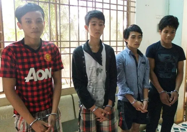 Băng trộm nhí phá hàng loạt két sắt trộm 1 tỷ đồng ảnh 1 Băng trộm nhí phá hàng loạt két sắt trộm 1 tỷ đồng ảnh 1