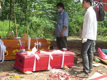 Tìm thấy chiếc xe 7 chỗ bị lũ cuốn ảnh 2