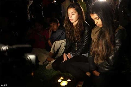 Dân Nam Phi nhảy múa thay vì khóc thương Mandela ảnh 5