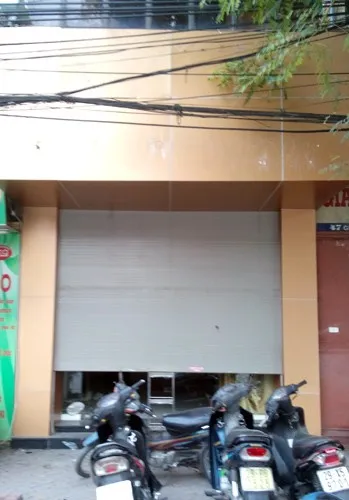 Vụ bác sĩ "ném xác": Vợ bác sĩ Cát Tường tháo dỡ biển hiệu thẩm mỹ ảnh 2