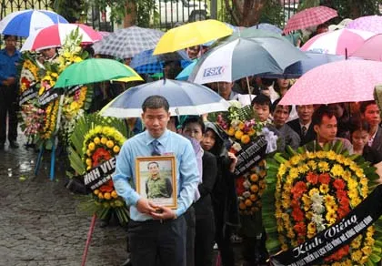 Đội mưa viếng Đại tướng ảnh 1 Đội mưa viếng Đại tướng ảnh 1