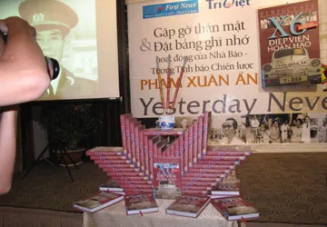 Phạm Xuân Ẩn và “Ngày hôm qua không bao giờ chết” ảnh 1 Phạm Xuân Ẩn và “Ngày hôm qua không bao giờ chết” ảnh 1