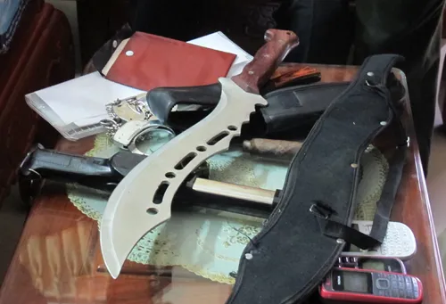 Bắt “Cậu Thủy” người tự cho là “nhà tâm linh” ảnh 4