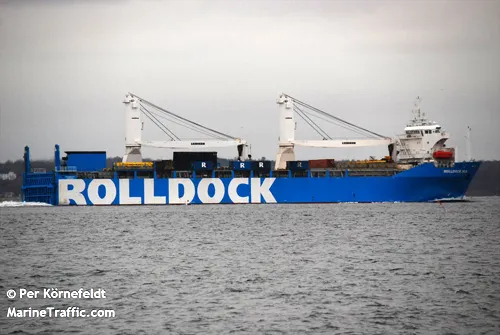 Con tàu chở tàu ngầm Kilo trên đường đến Việt Nam ảnh 2