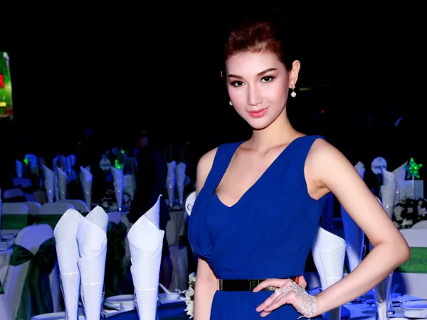 Quỳnh Chi quyến rũ ngày tái xuất ảnh 5 Quỳnh Chi quyến rũ ngày tái xuất ảnh 5