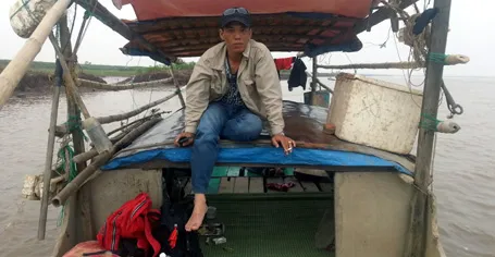 Vụ bác sĩ "ném xác": Ngủ sông, chui cống tìm xác nạn nhân ảnh 2