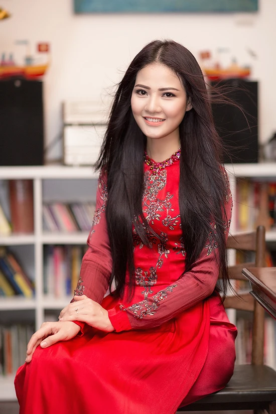 Trần Thị Quỳnh bán áo giá 100 triệu làm từ thiện ảnh 4 Trần Thị Quỳnh bán áo giá 100 triệu làm từ thiện ảnh 4