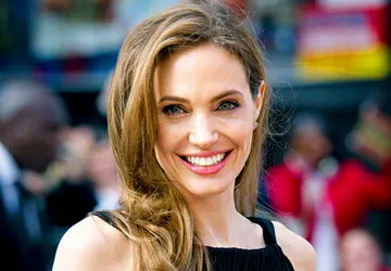 Angelina Jolie được vinh danh vì hoạt động nhân đạo ảnh 1