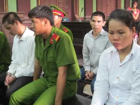 Một tử hình, một chung thân trong vụ “giết mẹ cột đá thả xuống sông” ảnh 1