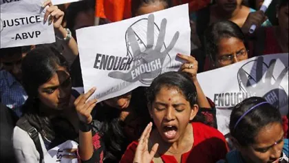 Bé gái 4 tuổi bị cưỡng hiếp trên xe buýt ảnh 1