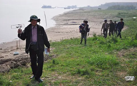 Vụ bác sĩ "ném xác": Quay lại quê bác sỹ tìm xác ảnh 1