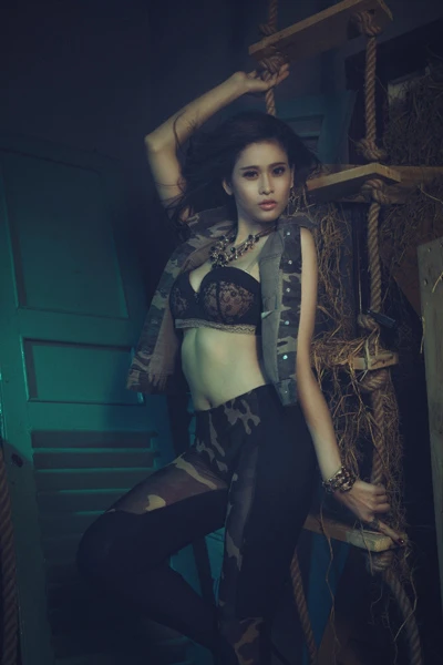 Xem gái một con Trương Quỳnh Anh khoe dáng ảnh 4