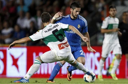 Ronaldo lập cú đúp, Real thắng tranh cãi ảnh 1