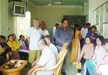 Dân vây quỹ tín dụng Hậu Giang đòi tiền ảnh 1 Dân vây quỹ tín dụng Hậu Giang đòi tiền ảnh 1