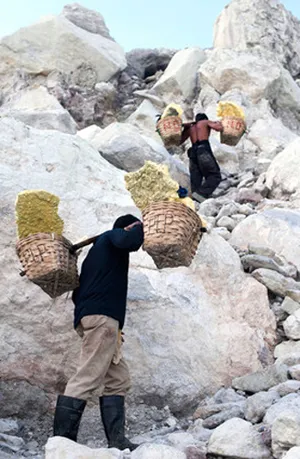 Kiếm "bạc cắc" bên miệng núi lửa ảnh 7 Kiếm "bạc cắc" bên miệng núi lửa ảnh 7