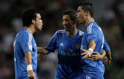 Ronaldo lập cú đúp, Real thắng tranh cãi ảnh 2