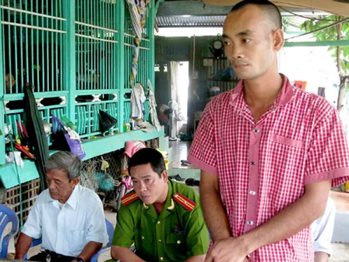 Đánh cha mẹ còn dọa tạt axít, "chẻ đầu" ảnh 1 Đánh cha mẹ còn dọa tạt axít, "chẻ đầu" ảnh 1