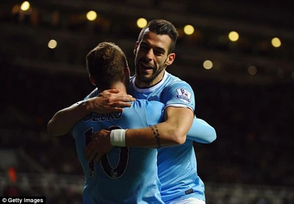 Vượt bão giông, Man City vào tứ kết ảnh 2