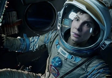Sandra Bullock: Sức nóng và lực hấp dẫn ở tuổi 49 ảnh 1