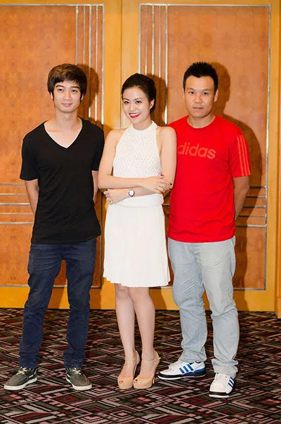 Hoàng Thùy Linh khoe lưng trần ảnh 9 Hoàng Thùy Linh khoe lưng trần ảnh 9