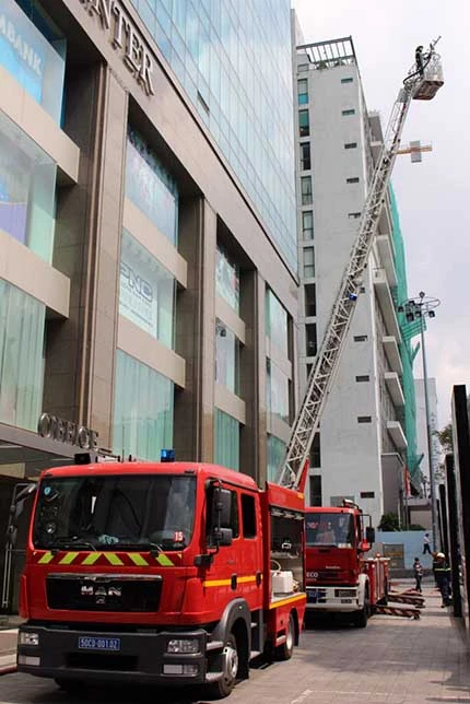 Diễn tập chữa cháy và cứu nạn, cứu hộ tại VINCOM CENTER Đồng Khởi ảnh 2