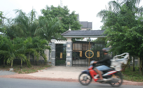 Vỡ hụi bạc tỷ ảnh 2 Vỡ hụi bạc tỷ ảnh 2