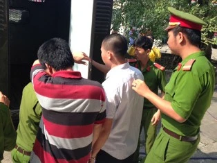 Móc nối 'cò' để chạy án phạt, một nguyên CSGT lãnh 7 năm tù ảnh 1